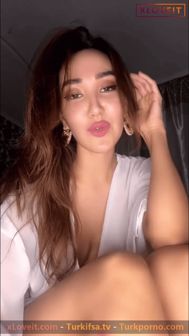 Tango Jasmine ifşa Evde kimse yok yayın açtı