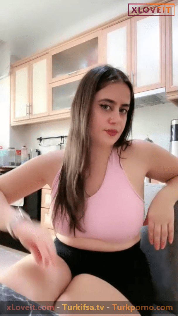 Ayşe Elbi ifşa Türk milften mini etekli yayın seyret