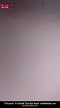 Kraliçe ifşa Yatakta kıvranarak amını memesini ovaladı