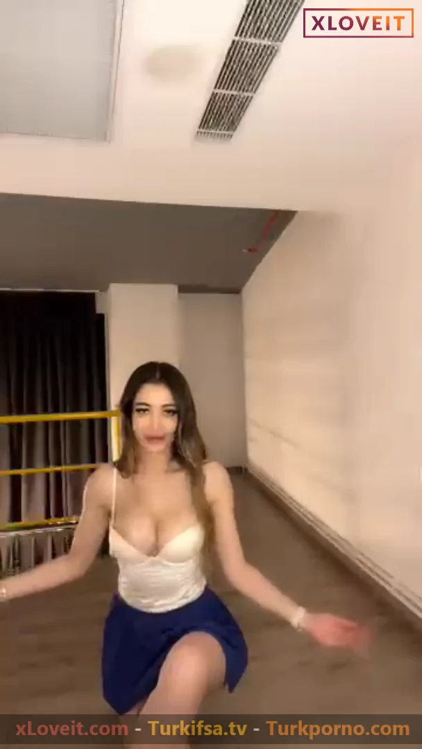 Tango BenPoine ifşa Mini etekli canlı yayın videosu seyret