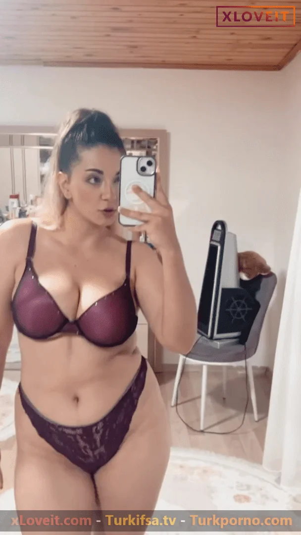 Avatar Kado ifşa 5 farklı nude paylaşımını seyret